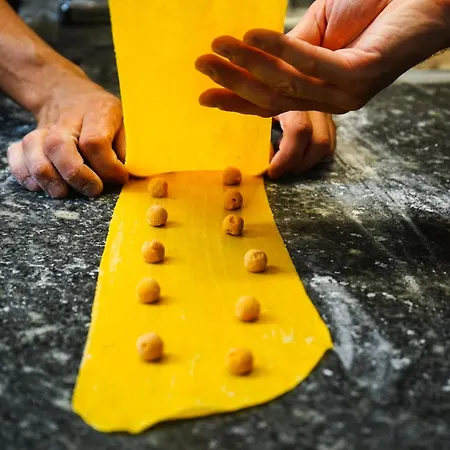 Il Porticciolo 4* لافينو-مومبيلو